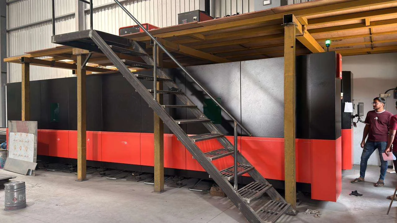 DNE 6 kW laser cutting machine